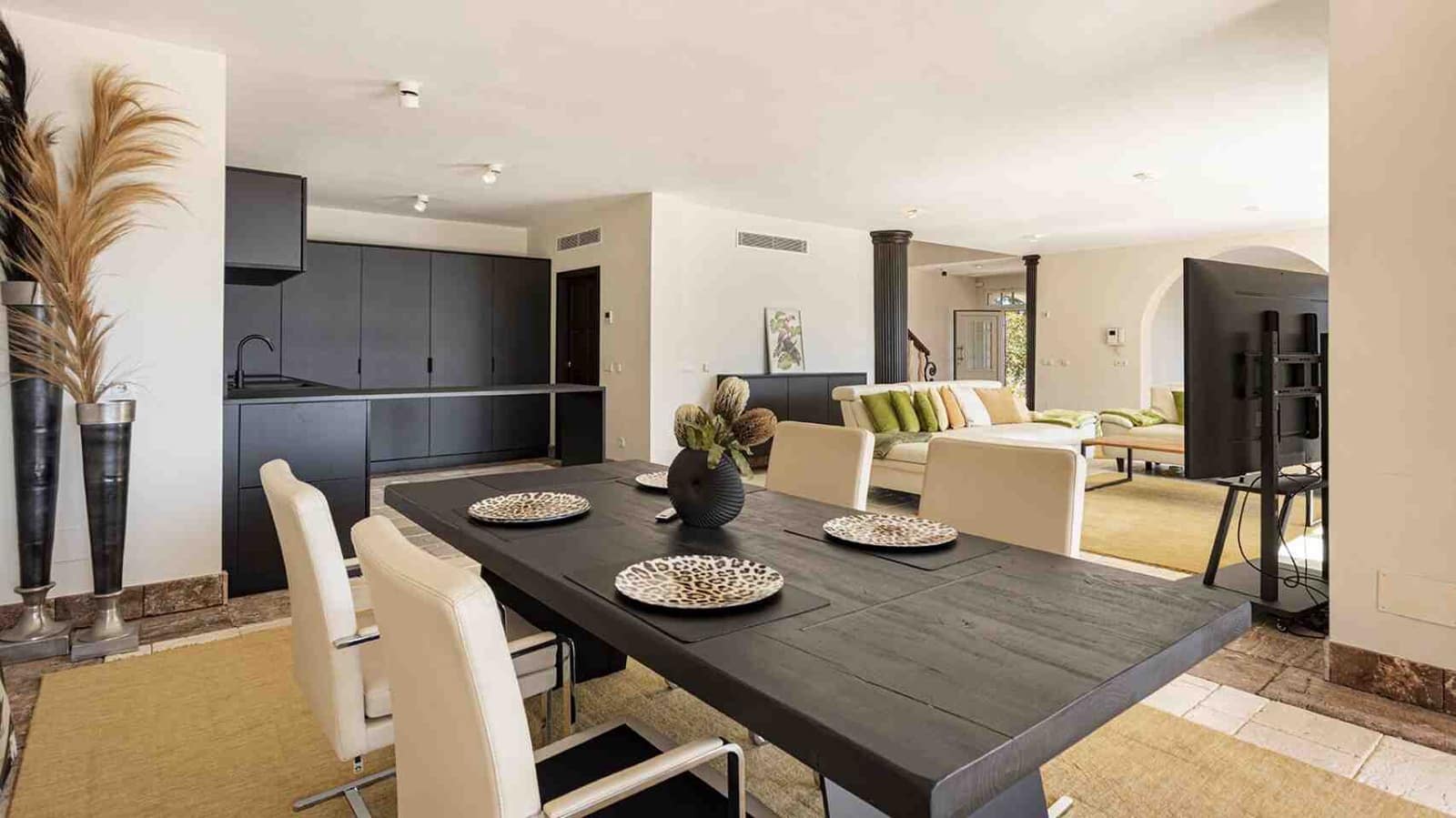 4 bedroom Villa for sale in Peguera / Paguera with pool - € 2,850,000 (Ref: 9295072)