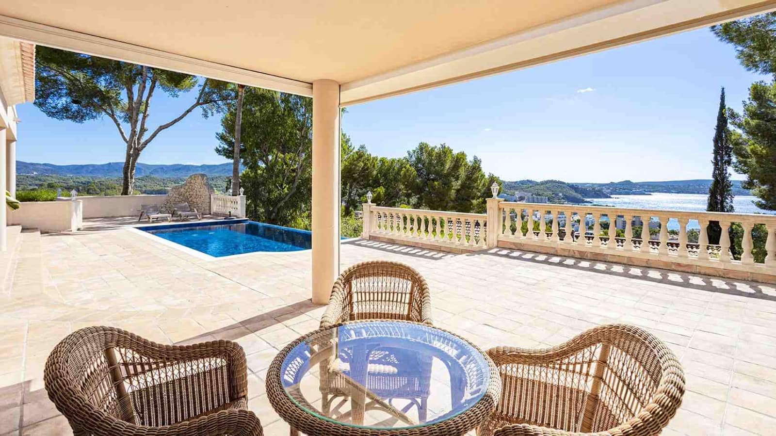 4 bedroom Villa for sale in Peguera / Paguera with pool - € 2,850,000 (Ref: 9295072)