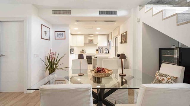 3 bedroom Villa for sale in Santa Ponsa, Calvià with pool garage - € 1,250,000 (Ref: 9332696)