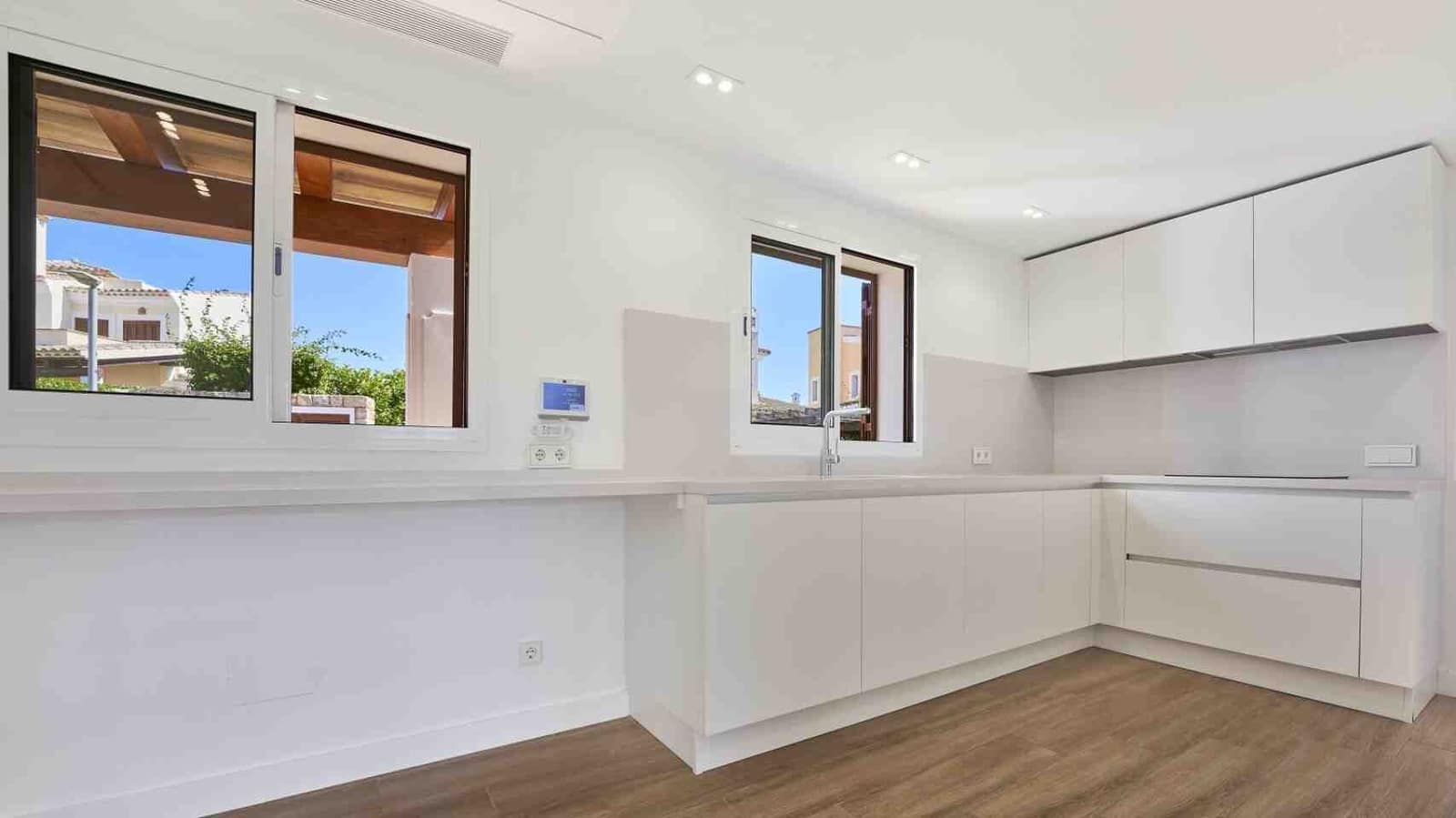 Chalet de 3 habitaciones en Santa Ponsa en venta con piscina garaje - 1.750.000 € (Ref: 9357926)