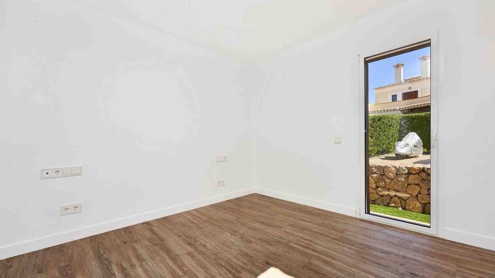 Chalet de 3 habitaciones en Santa Ponsa en venta con piscina garaje - 1.750.000 € (Ref: 9357926)