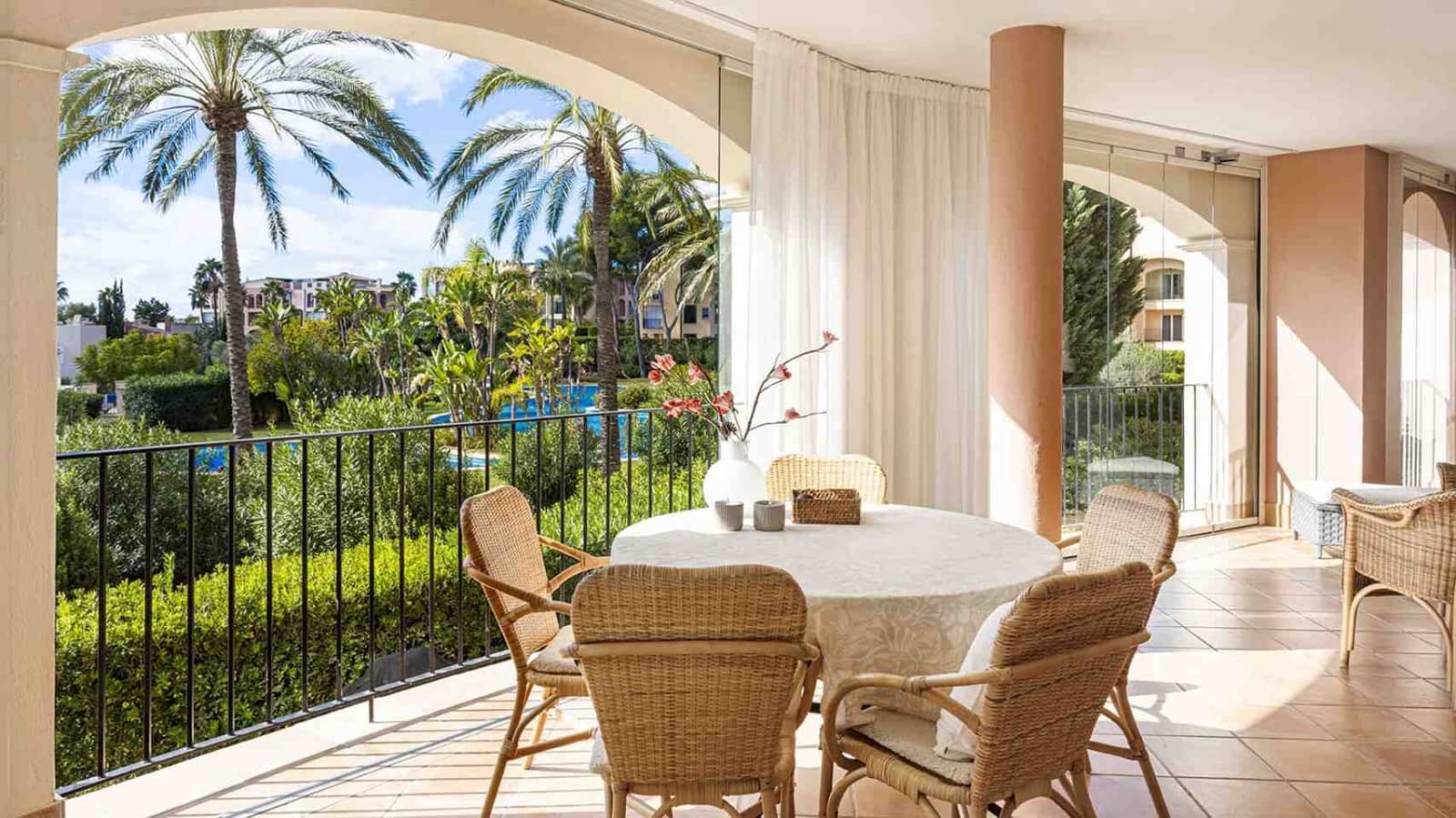 2 bedroom Apartment for sale in Santa Ponsa with pool - € 910,000 (Ref: 9371301)