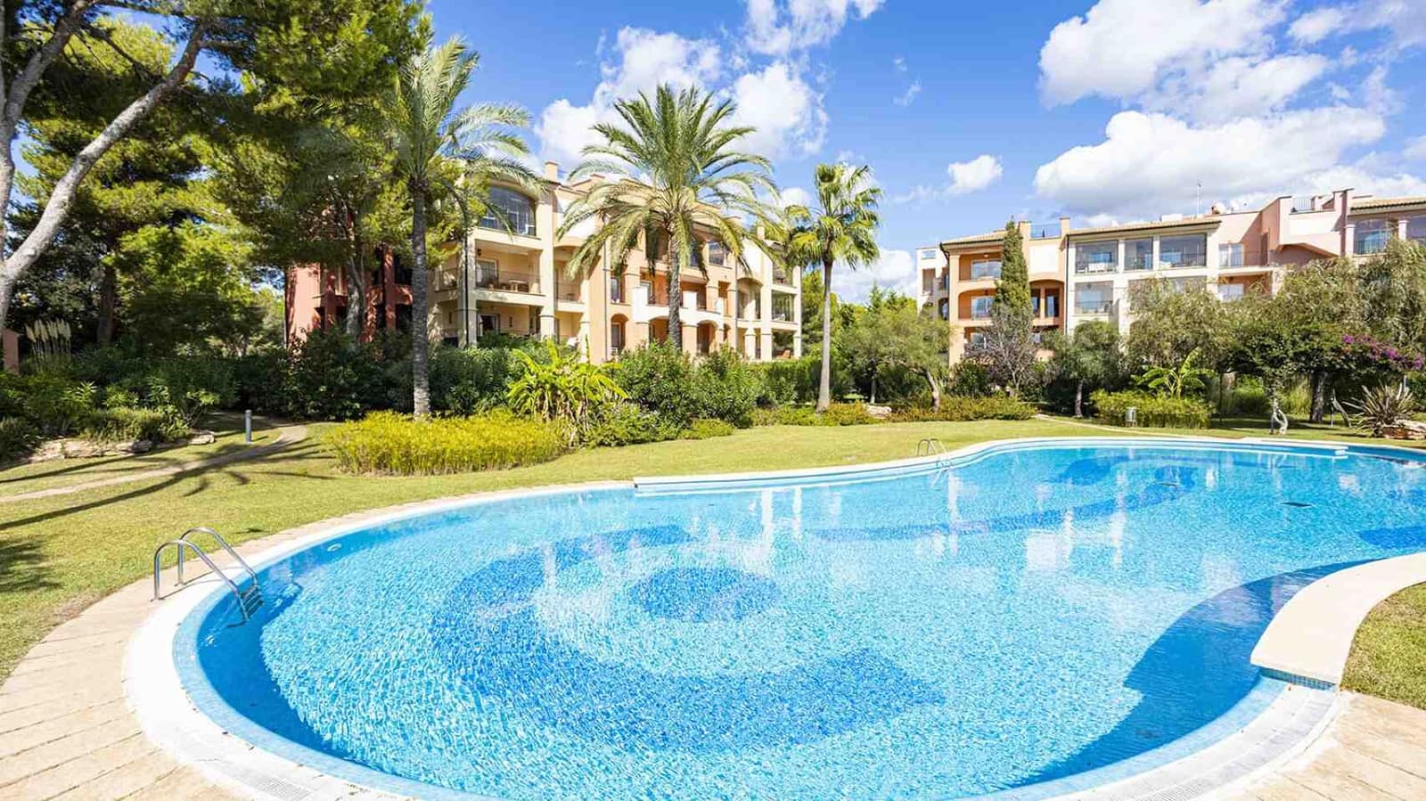 2 bedroom Apartment for sale in Santa Ponsa with pool - € 910,000 (Ref: 9371301)