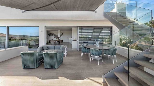 4 sypialnia Willa na sprzedaż w Santa Ponsa, Calvià z basenem - 5 900 000 € (Ref: 9374587)