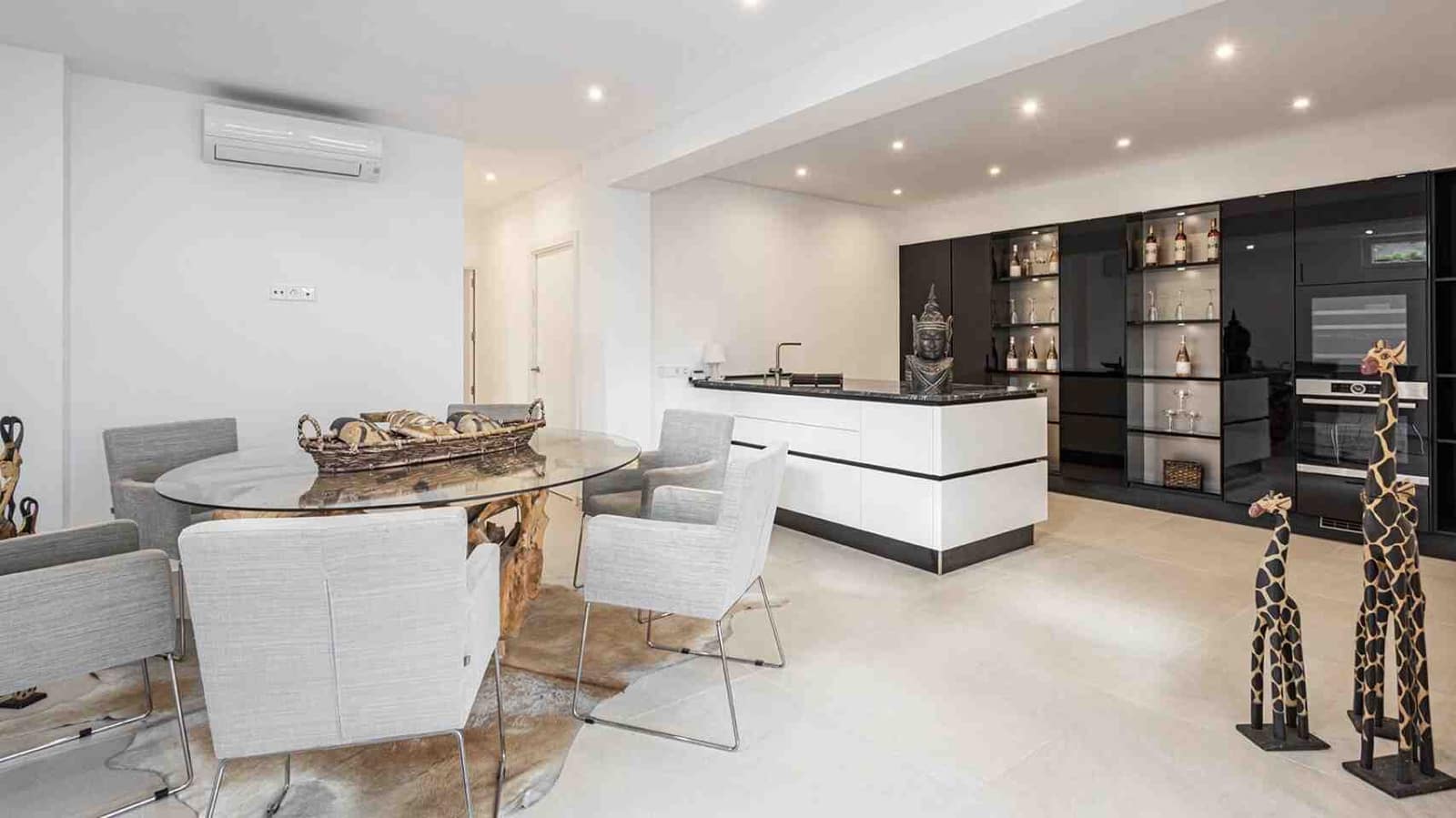 6 chambre Villa/Maison à vendre à Palmanova avec piscine - 3 950 000 € (Ref: 9389969)