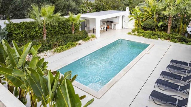 6 soveværelse Villa til salg i Palmanova, Calvià med swimmingpool - € 3.950.000 (Ref: 9389969)