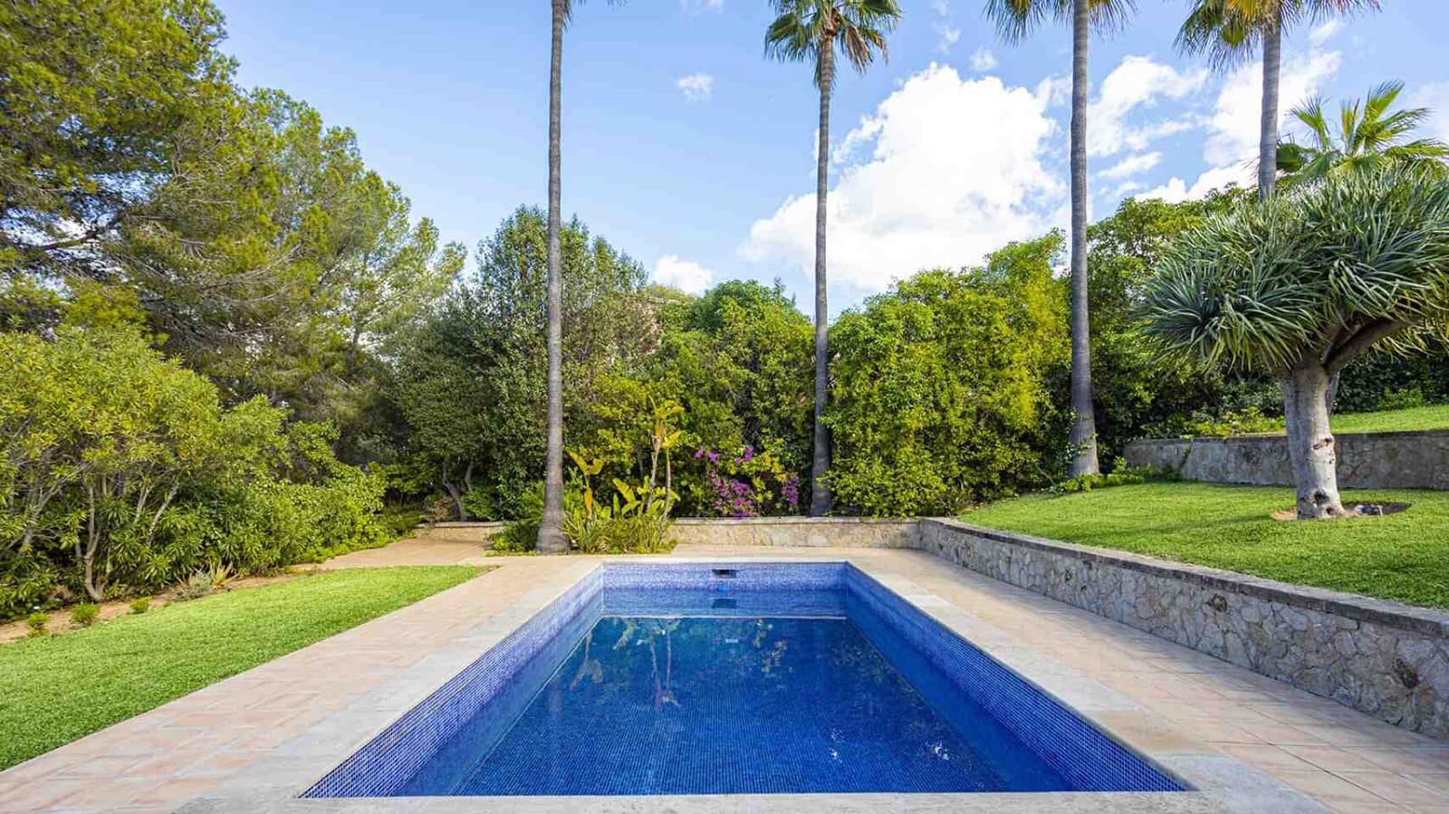 3 soverom Villa til salgs i Santa Ponsa med svømmebasseng garasje - € 1 850 000 (Ref: 9419380)