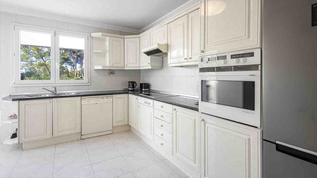 3 soverom Villa til salgs i Santa Ponsa, Calvià med svømmebasseng garasje - € 1 850 000 (Ref: 9419380)