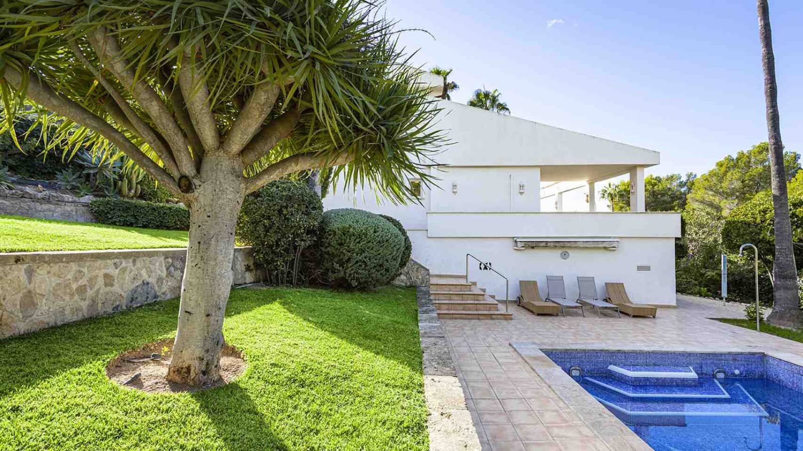3 soverom Villa til salgs i Santa Ponsa med svømmebasseng garasje - € 1 850 000 (Ref: 9419380)