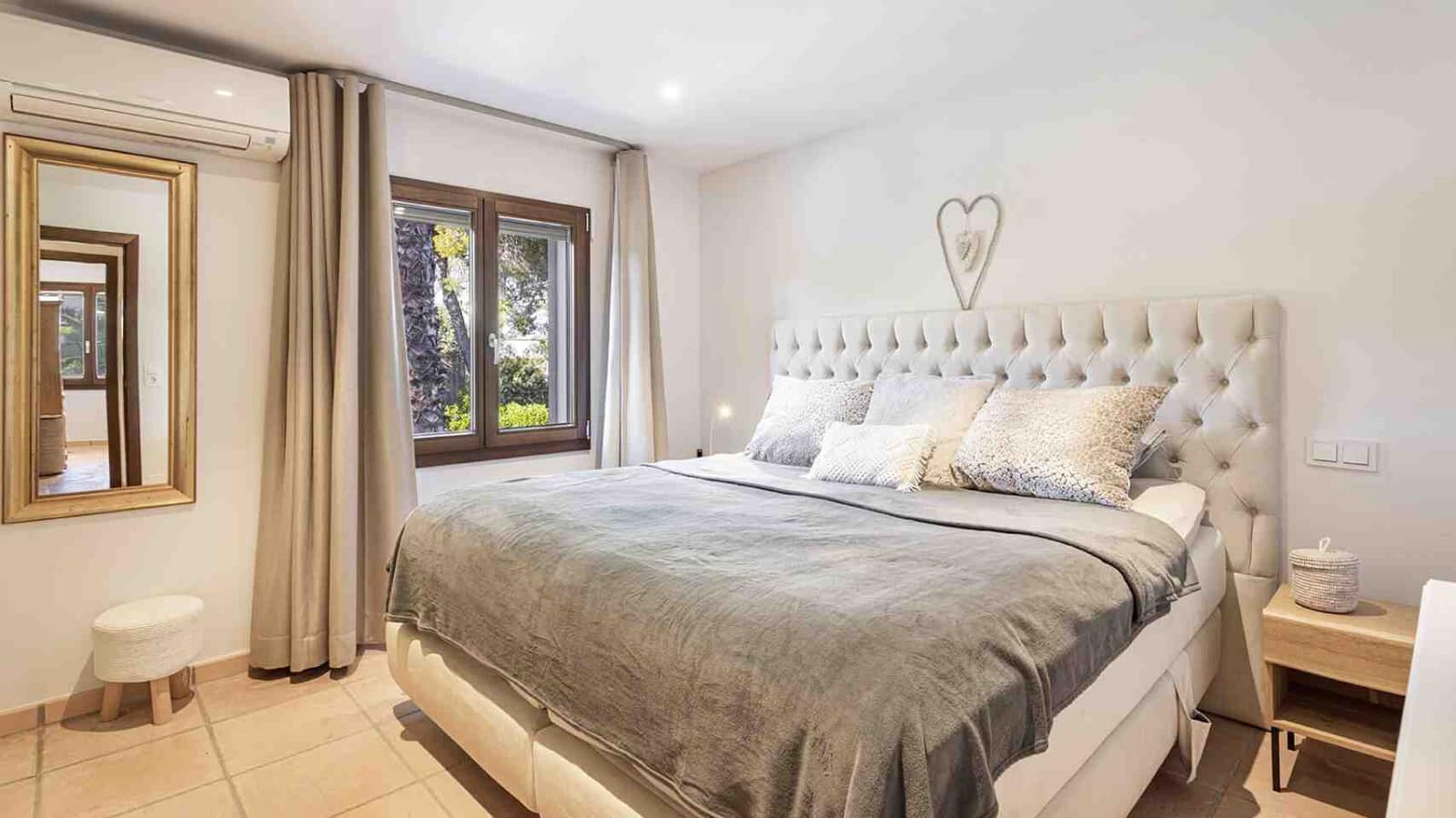 4 soverom Villa til salgs i Santa Ponsa med svømmebasseng - € 1 995 000 (Ref: 9496657)