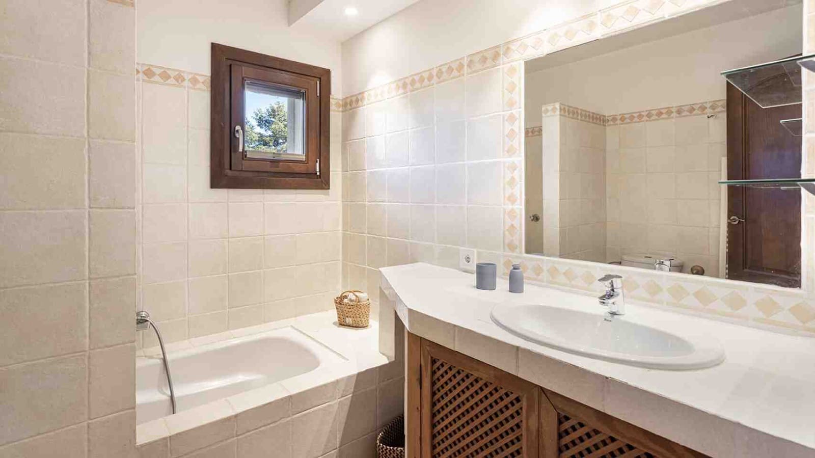 4 soverom Villa til salgs i Santa Ponsa med svømmebasseng - € 1 995 000 (Ref: 9496657)