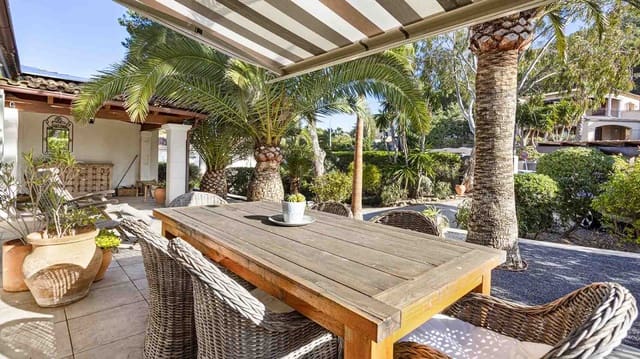 4 soverom Villa til salgs i Santa Ponsa, Calvià med svømmebasseng - € 1 995 000 (Ref: 9496657)