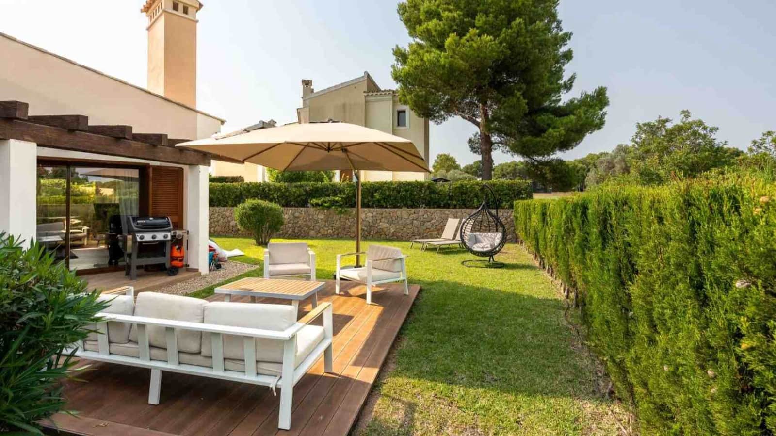 Chalet de 3 habitaciones en Santa Ponsa en venta con piscina garaje - 1.395.000 € (Ref: 9535205)