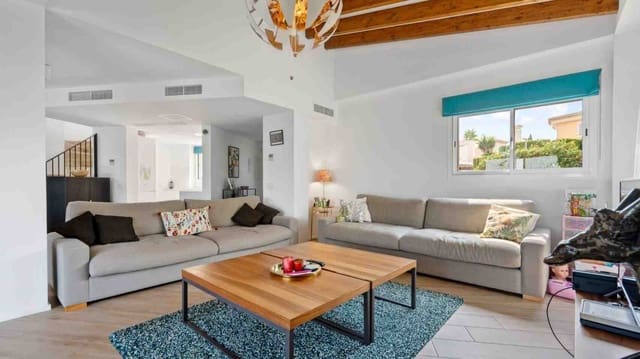 Chalet de 3 habitaciones en Santa Ponsa, Calvià en venta con piscina garaje - 1.395.000 € (Ref: 9535205)