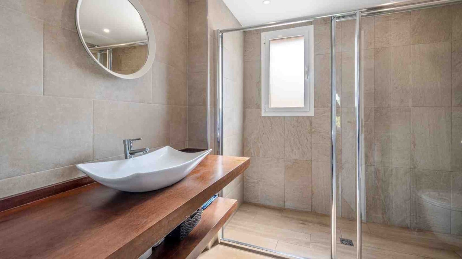 Chalet de 3 habitaciones en Santa Ponsa en venta con piscina garaje - 1.395.000 € (Ref: 9535205)