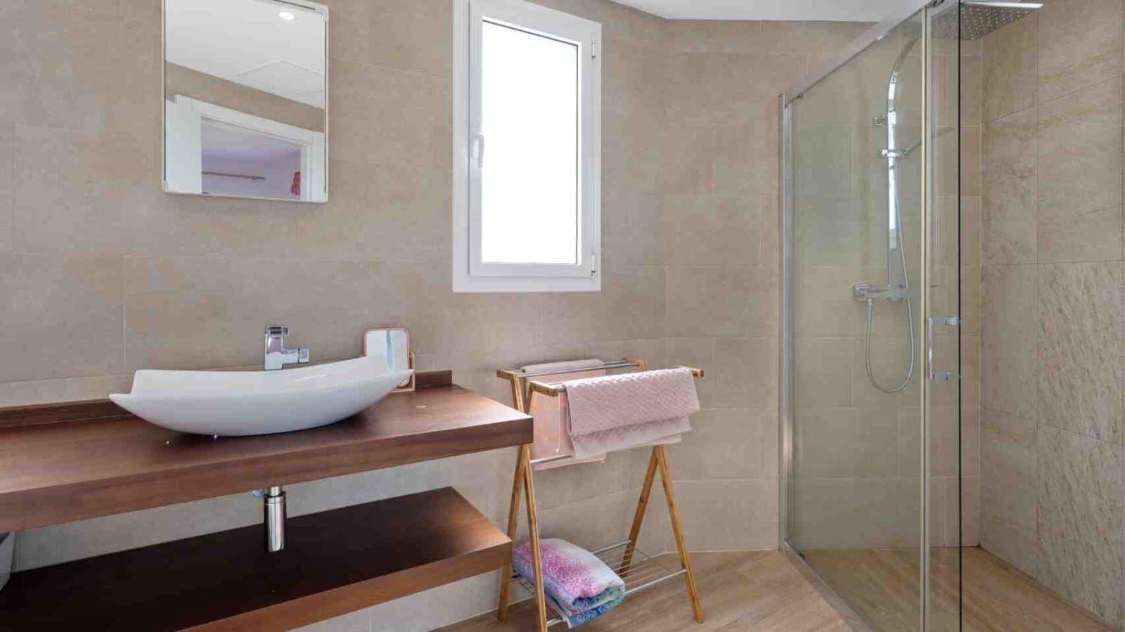 Chalet de 3 habitaciones en Santa Ponsa en venta con piscina garaje - 1.395.000 € (Ref: 9535205)