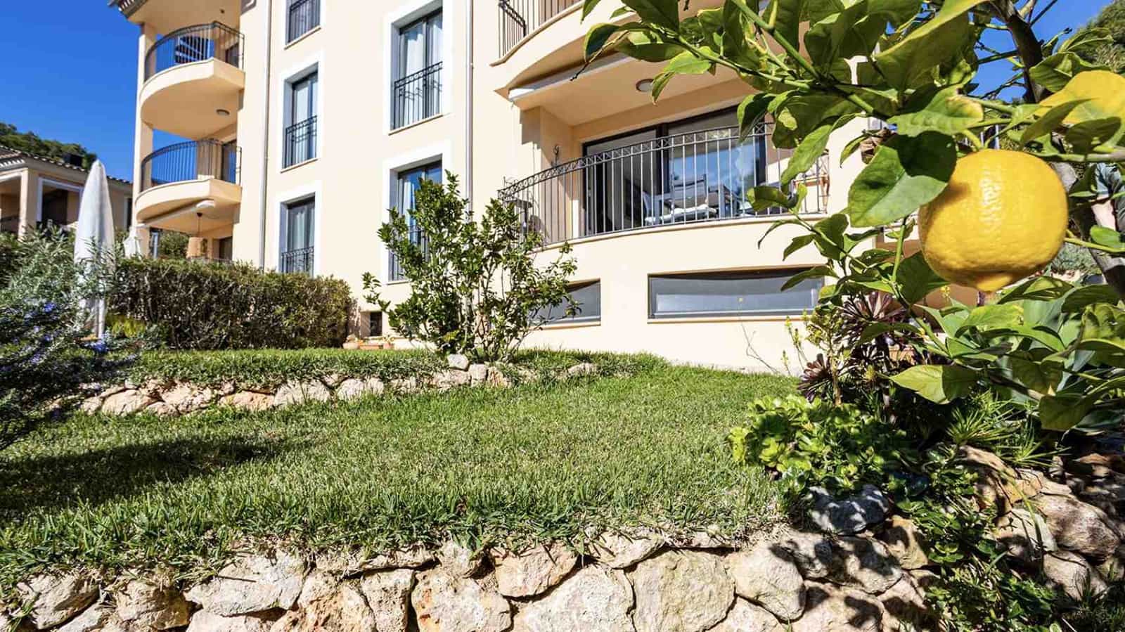 2 soveværelse Lejlighed til salg i Es Camp De Mar / El Camp De Mar med swimmingpool - € 980.000 (Ref: 9566802)