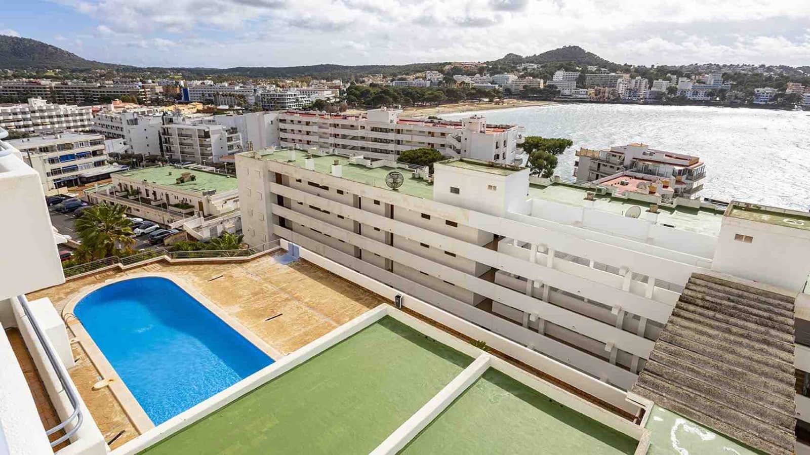 1 sovrum Lägenhet till salu i Santa Ponsa med pool - 390 000 € (Ref: 9572191)