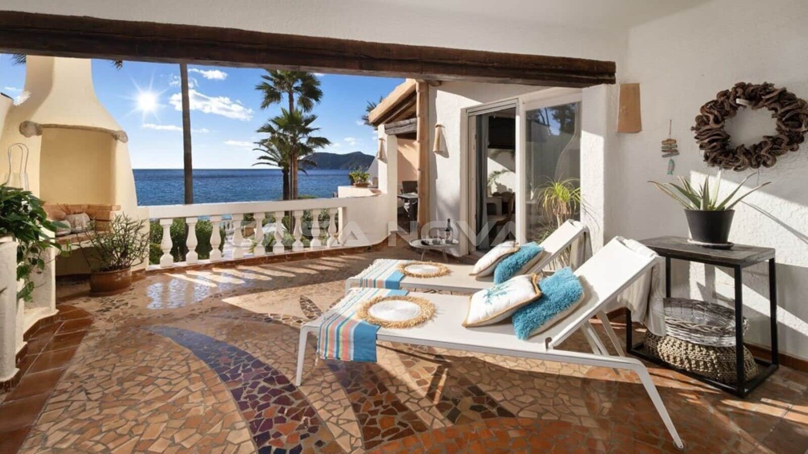 Apartamento de 3 habitaciones en Costa de la Calma en venta con piscina - 1.995.000 € (Ref: 9632845)