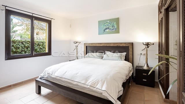 4 sypialnia Willa na sprzedaż w Santa Ponsa, Calvià z basenem garażem - 995 000 € (Ref: 9650759)