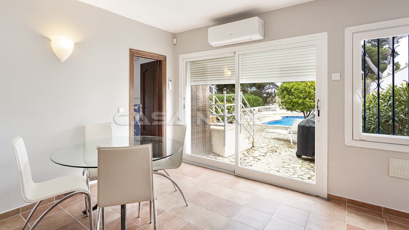 4 sypialnia Willa na sprzedaż w Santa Ponsa z basenem garażem - 995 000 € (Ref: 9650759)