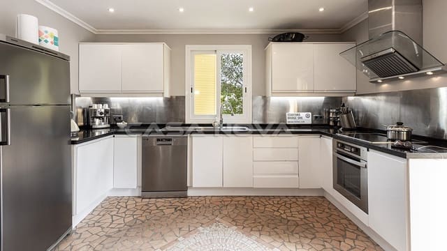 4 sypialnia Willa na sprzedaż w Santa Ponsa, Calvià z basenem garażem - 995 000 € (Ref: 9650759)