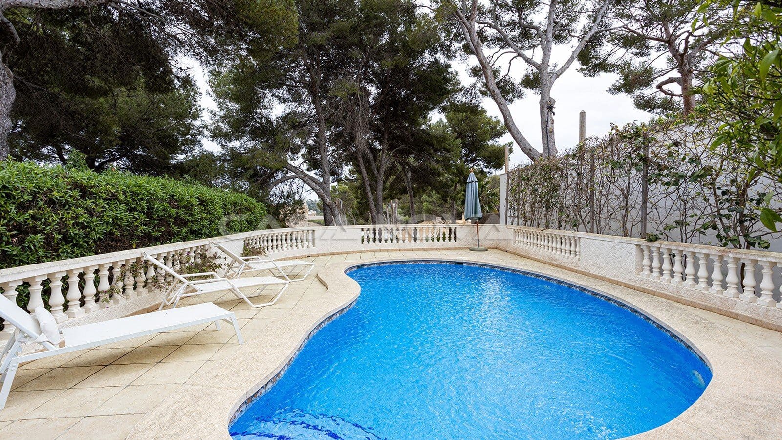 4 sypialnia Willa na sprzedaż w Santa Ponsa z basenem garażem - 995 000 € (Ref: 9650759)