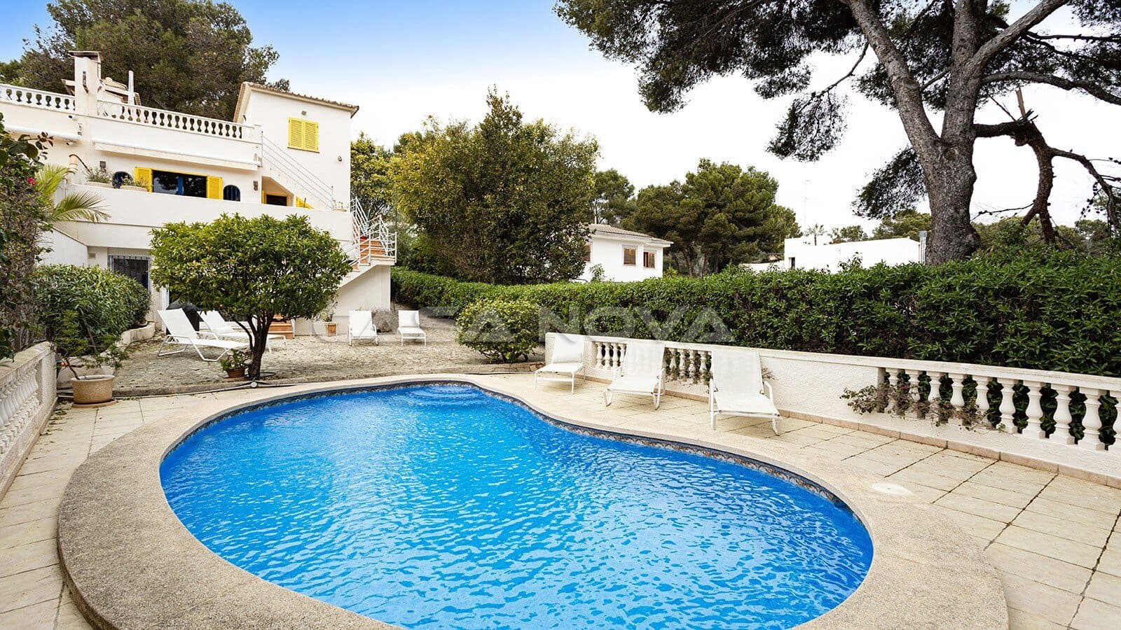 4 sypialnia Willa na sprzedaż w Santa Ponsa z basenem garażem - 995 000 € (Ref: 9650759)