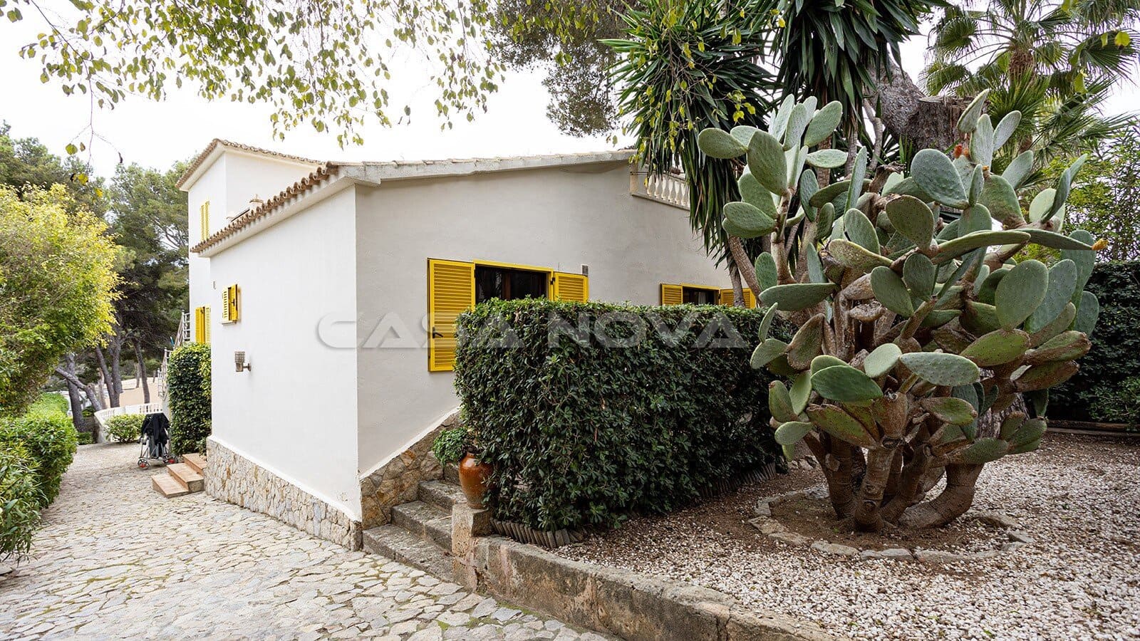 4 sypialnia Willa na sprzedaż w Santa Ponsa z basenem garażem - 995 000 € (Ref: 9650759)