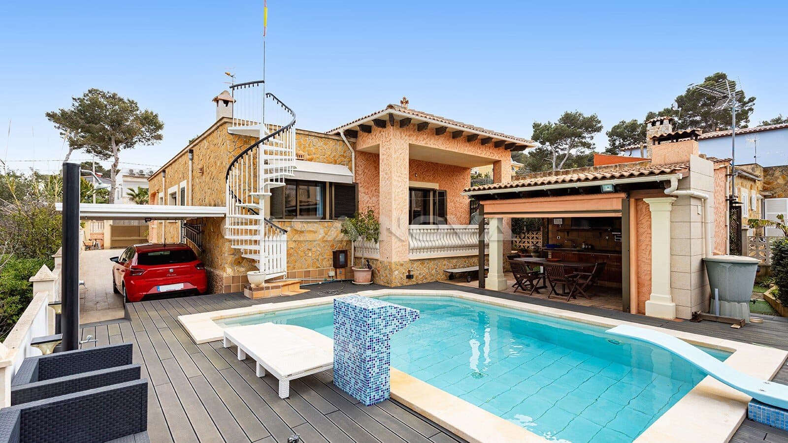 3 makuuhuone Huvila myytävänä paikassa El Toro / Port Adriano mukana uima-altaan 
autotalli - 1 290 000 € (Ref: 9687441)