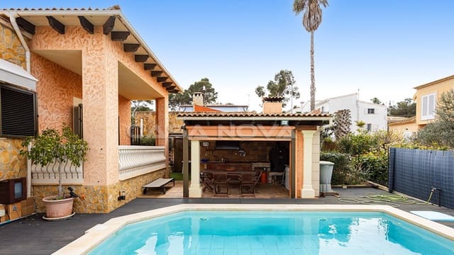 3 makuuhuone Huvila myytävänä paikassa El Toro / Port Adriano, Calvià mukana uima-altaan 
autotalli - 1 290 000 € (Ref: 9687441)