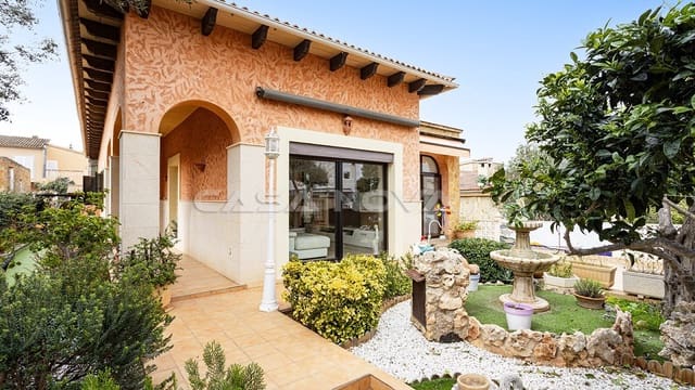 3 makuuhuone Huvila myytävänä paikassa El Toro / Port Adriano, Calvià mukana uima-altaan 
autotalli - 1 290 000 € (Ref: 9687441)