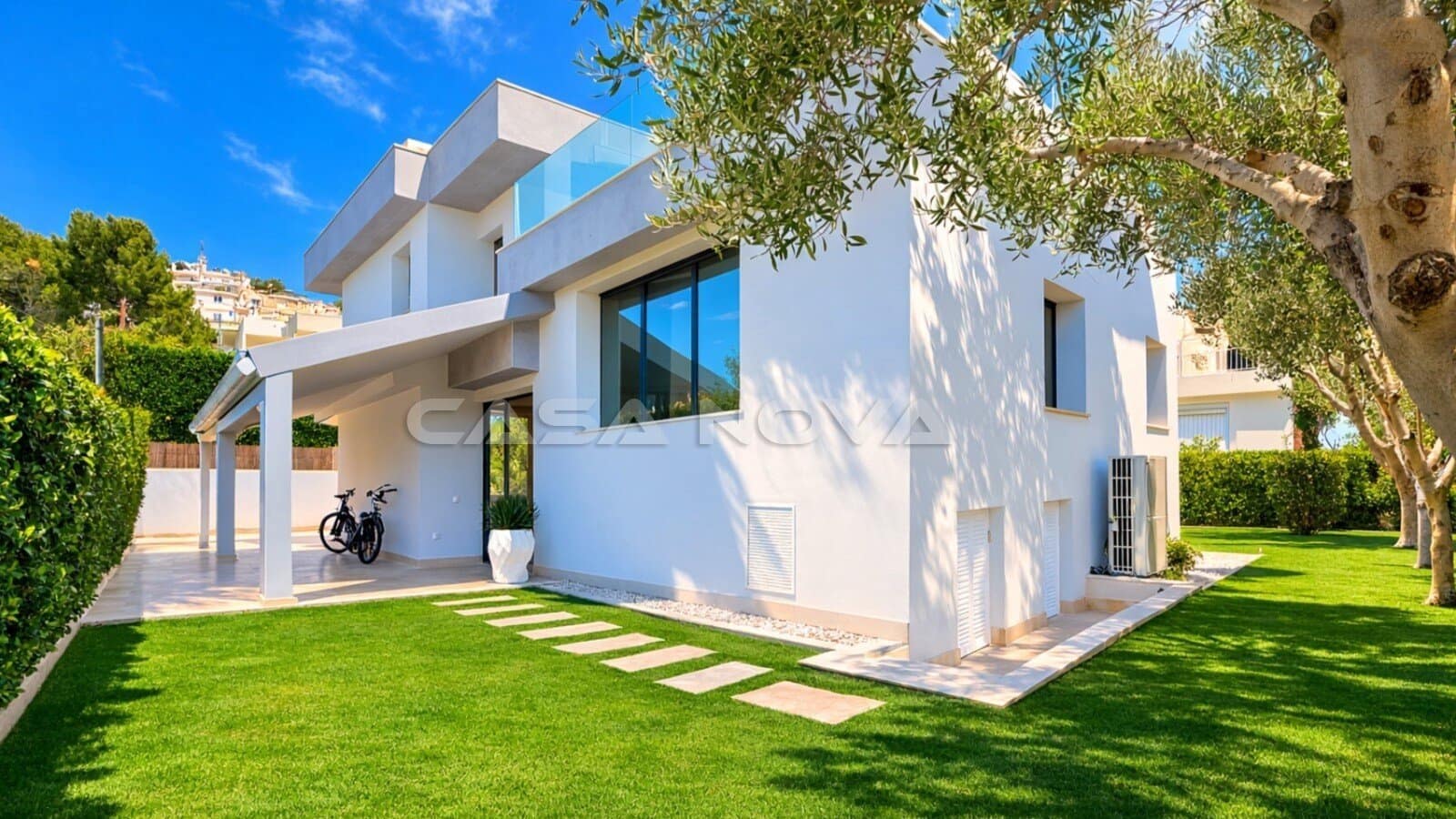 3 bedroom Villa for sale in Santa Ponsa with pool garage - € 2,350,000 (Ref: 9700132)