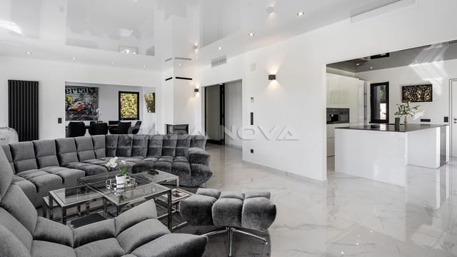 4 soverom Villa til salgs i Santa Ponsa, Calvià med svømmebasseng garasje - € 2 990 000 (Ref: 9838704)