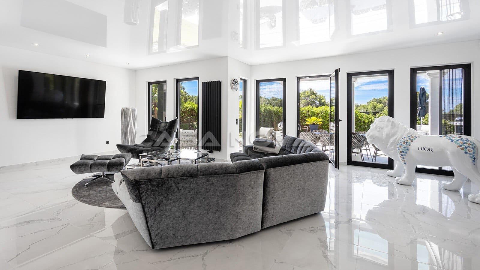 4 bedroom Villa for sale in Santa Ponsa with pool garage - € 2,990,000 (Ref: 9838704)