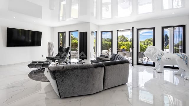 4 soverom Villa til salgs i Santa Ponsa, Calvià med svømmebasseng garasje - € 2 990 000 (Ref: 9838704)