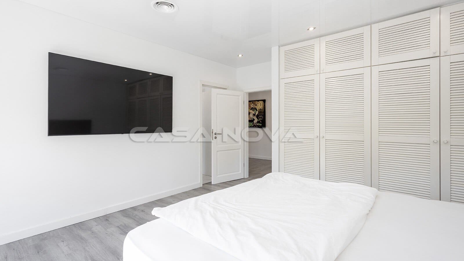 4 bedroom Villa for sale in Santa Ponsa with pool garage - € 2,990,000 (Ref: 9838704)