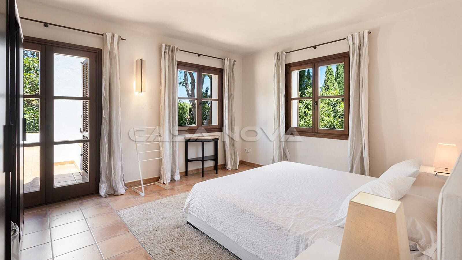 4 bedroom Villa for sale in Santa Ponsa with pool - € 2,990,000 (Ref: 9850542)