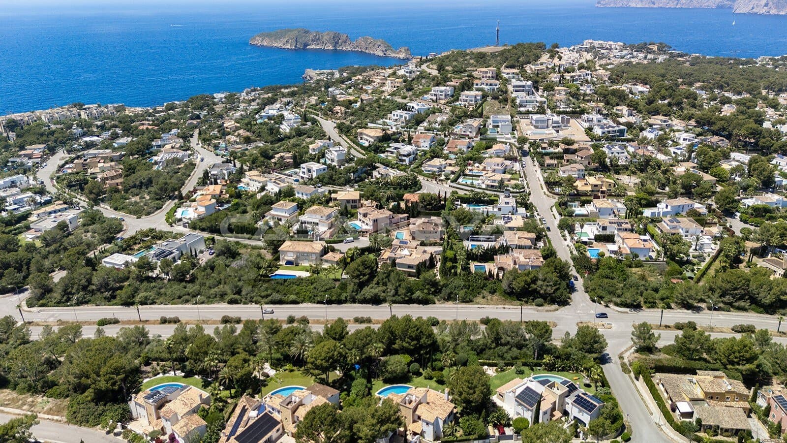 4 bedroom Villa for sale in Santa Ponsa with pool - € 2,990,000 (Ref: 9850542)