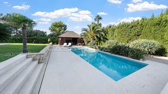 4 soveværelse Villa til salg i Santa Ponsa, Calvià med swimmingpool - € 4.750.000 (Ref: 9854651)