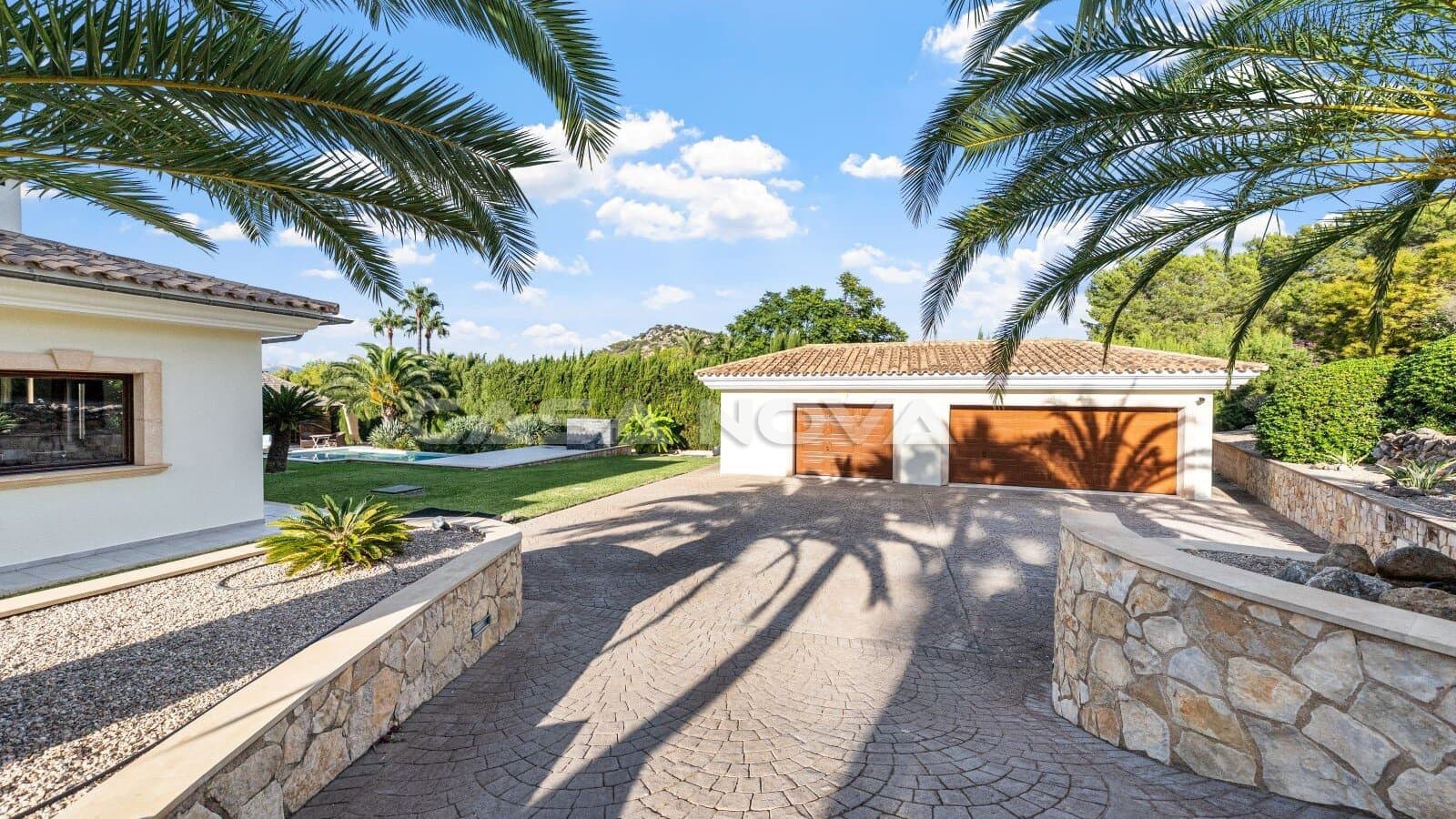 4 bedroom Villa for sale in Santa Ponsa with pool - € 4,750,000 (Ref: 9854651)