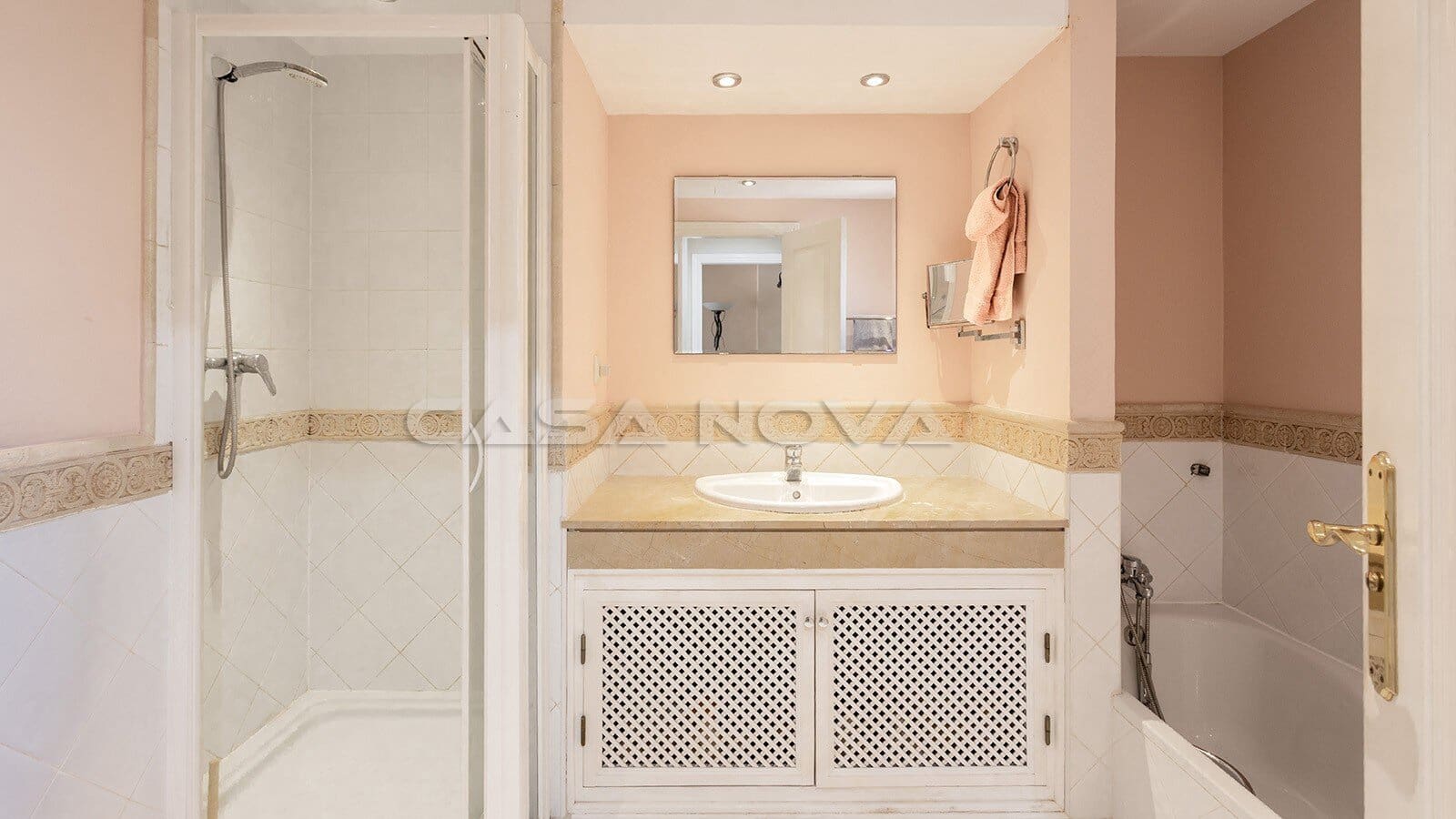 3 slaapkamer Appartement te koop in Santa Ponsa met zwembad - € 980.000 (Ref: 9894970)