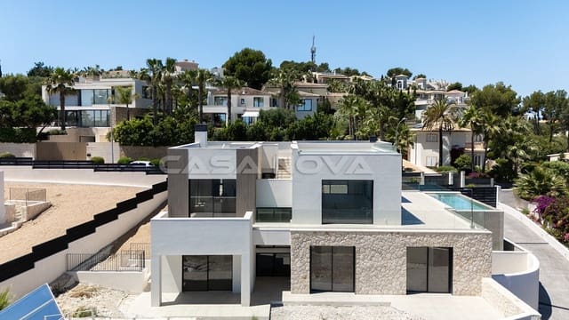 4 soveværelse Villa til salg i Santa Ponsa, Calvià med swimmingpool - € 5.250.000 (Ref: 9895396)