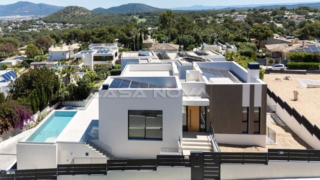 4 soveværelse Villa til salg i Santa Ponsa, Calvià med swimmingpool - € 5.250.000 (Ref: 9895396)