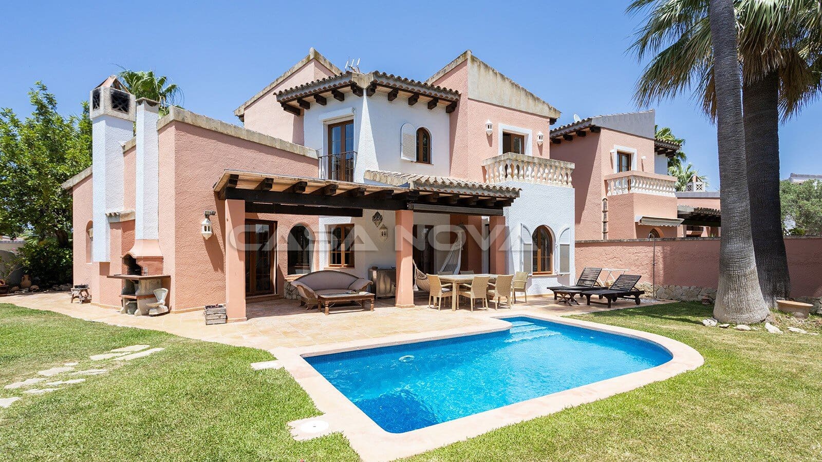 3 bedroom Villa for sale in Santa Ponsa with pool - € 1,250,000 (Ref: 9921538)