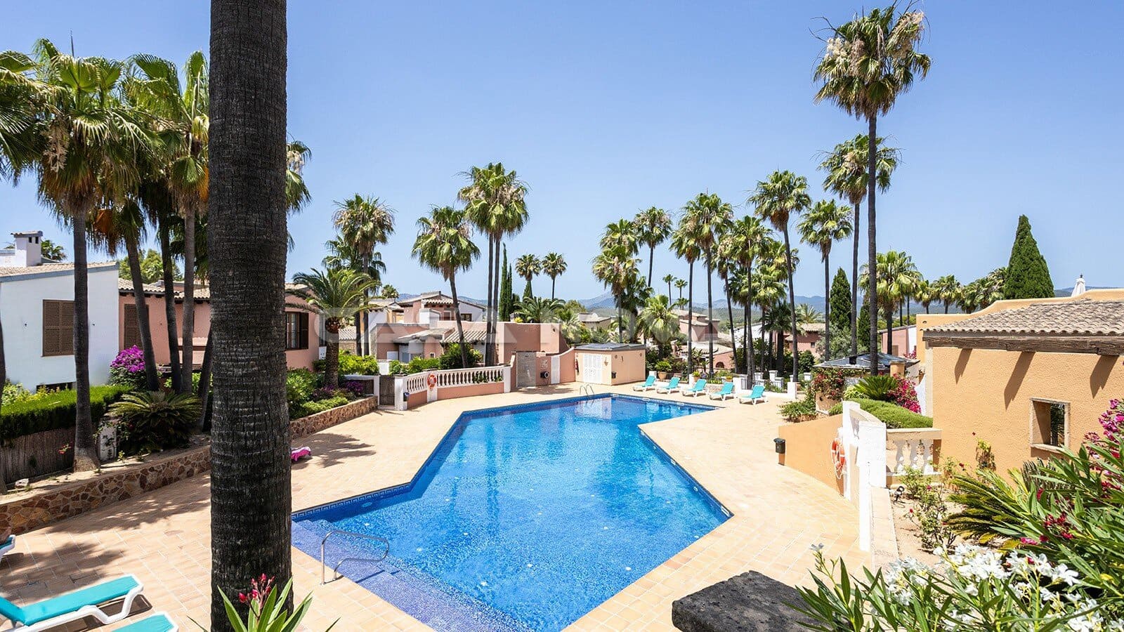 3 bedroom Villa for sale in Santa Ponsa with pool - € 1,250,000 (Ref: 9921538)