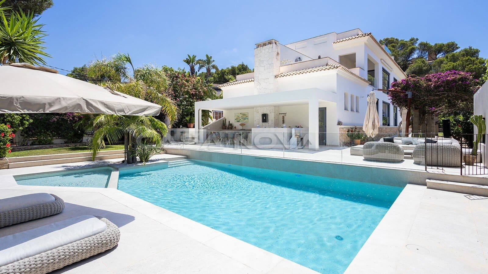 4 bedroom Villa for sale in Santa Ponsa with pool - € 4,750,000 (Ref: 9935077)