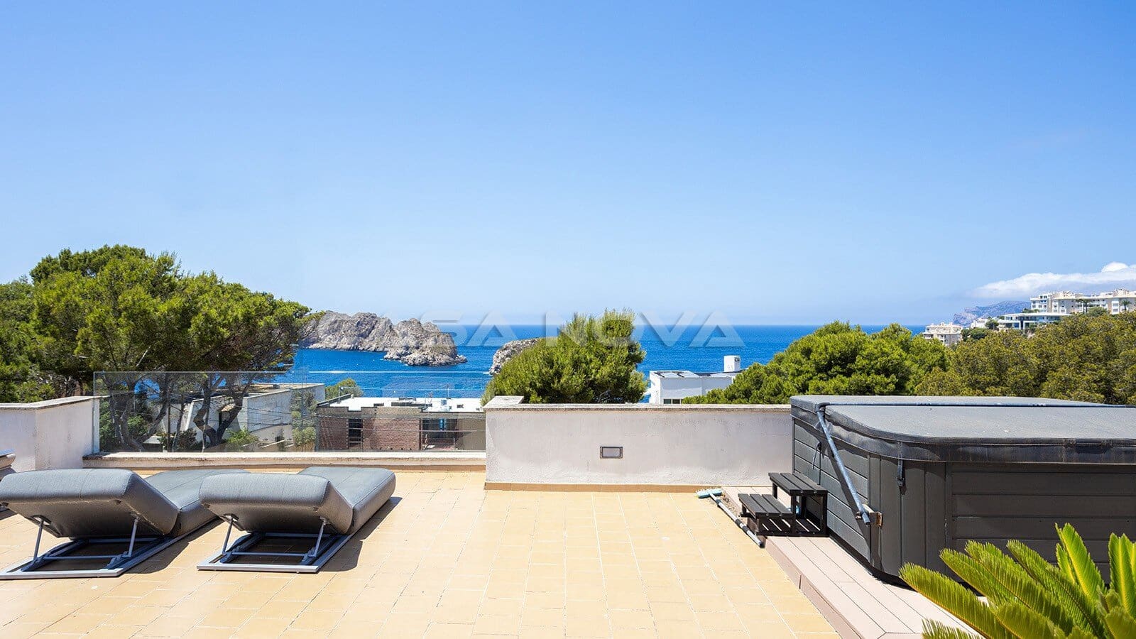 4 bedroom Villa for sale in Santa Ponsa with pool - € 4,750,000 (Ref: 9935077)