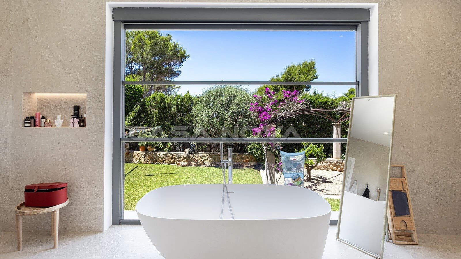 4 bedroom Villa for sale in Santa Ponsa with pool - € 4,750,000 (Ref: 9935077)
