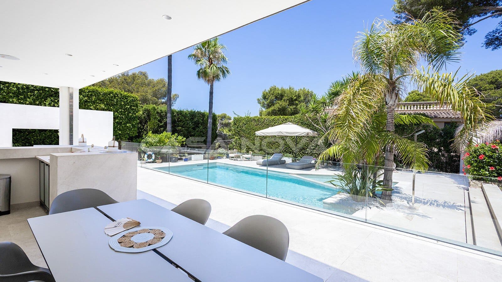 4 bedroom Villa for sale in Santa Ponsa with pool - € 4,750,000 (Ref: 9935077)